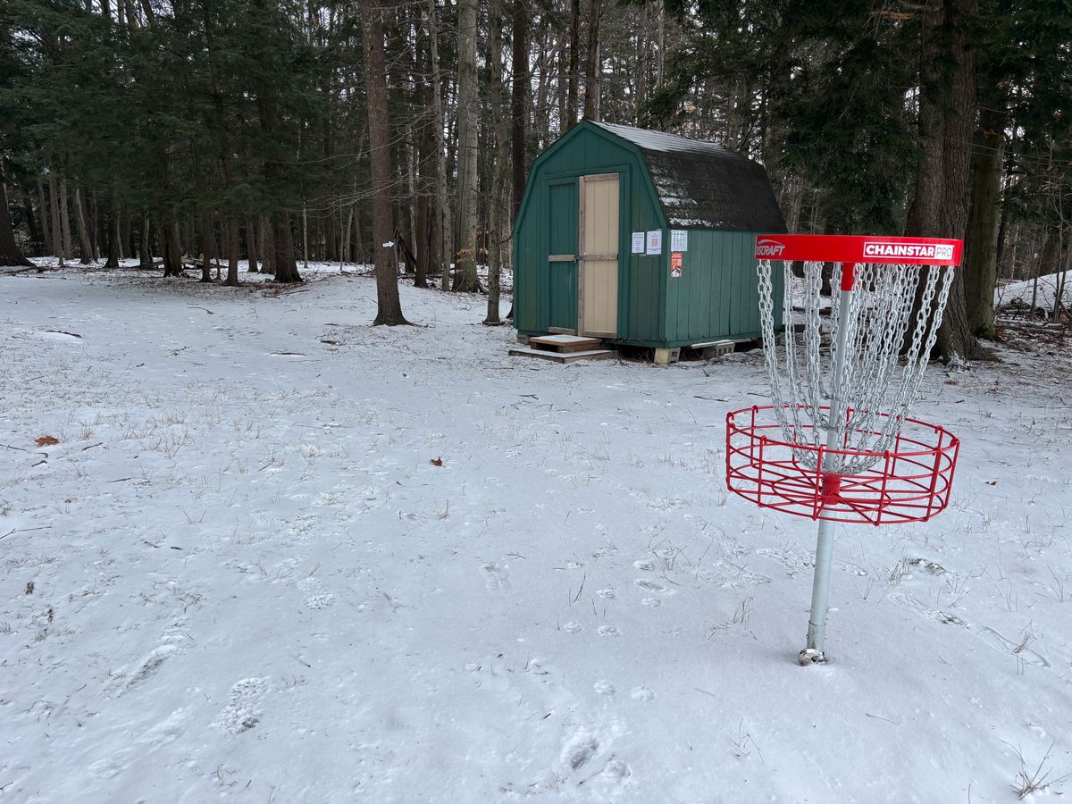 Practice basket at starting shed. Also hole 19 in a tie breaker