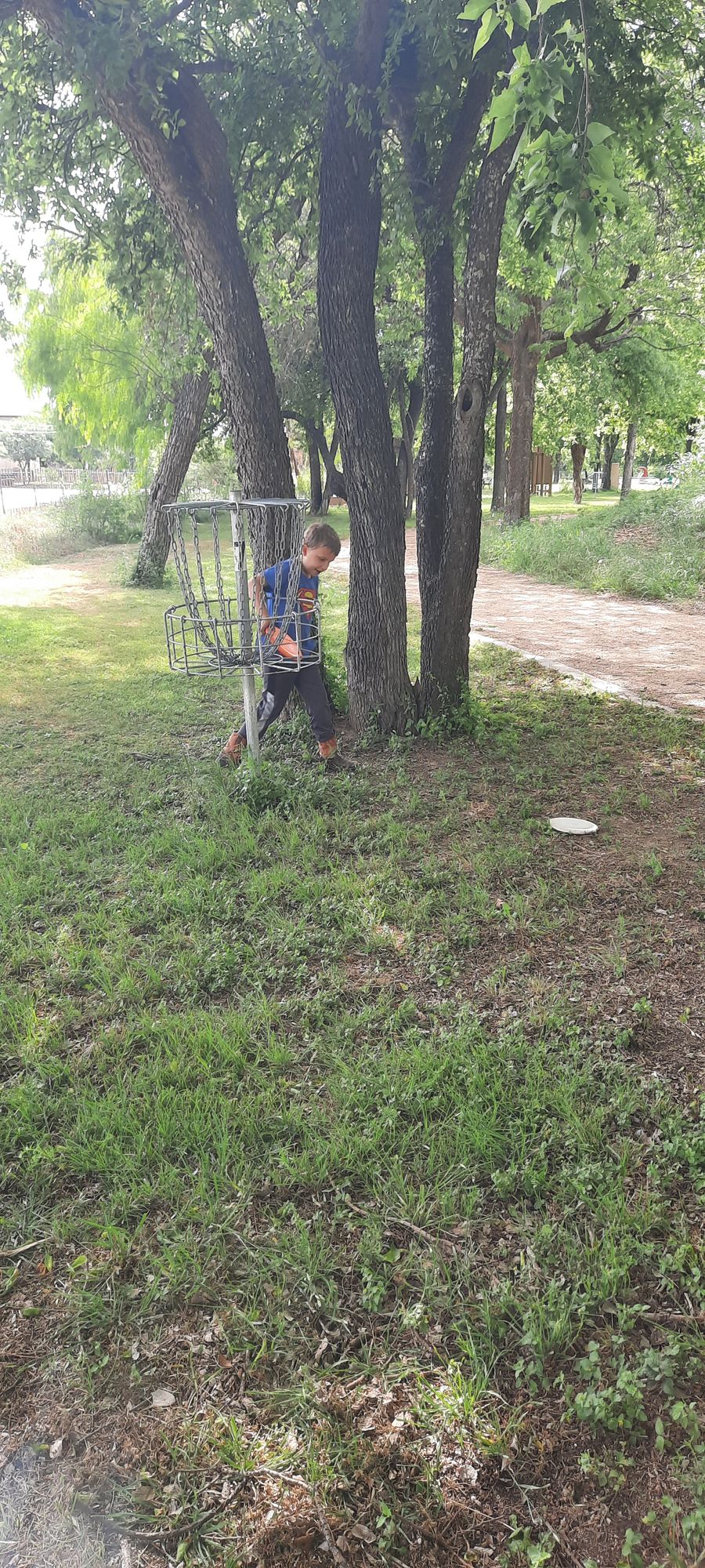 Portable, single-chain baskets
