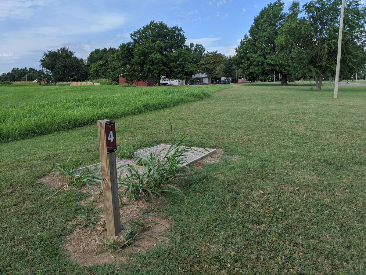 Hole 4 tee pad