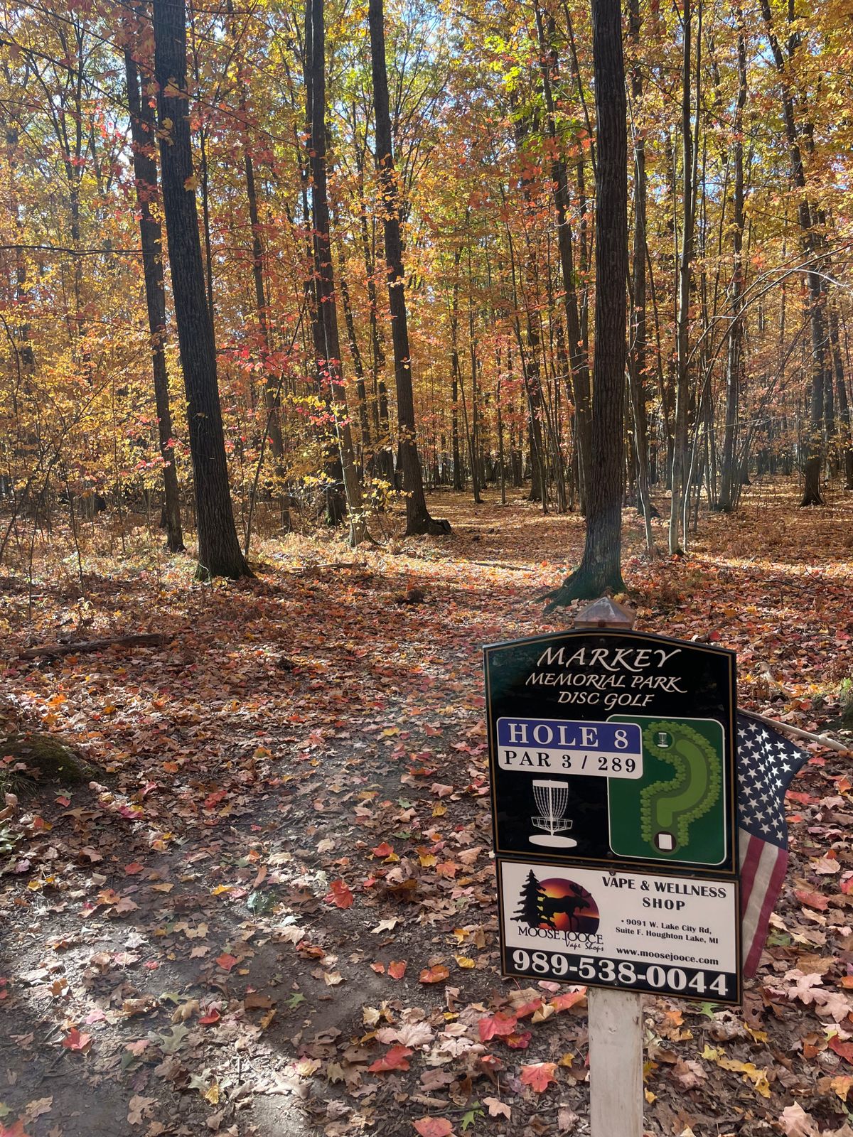 Go by the UDisc app. Sign is wrong 