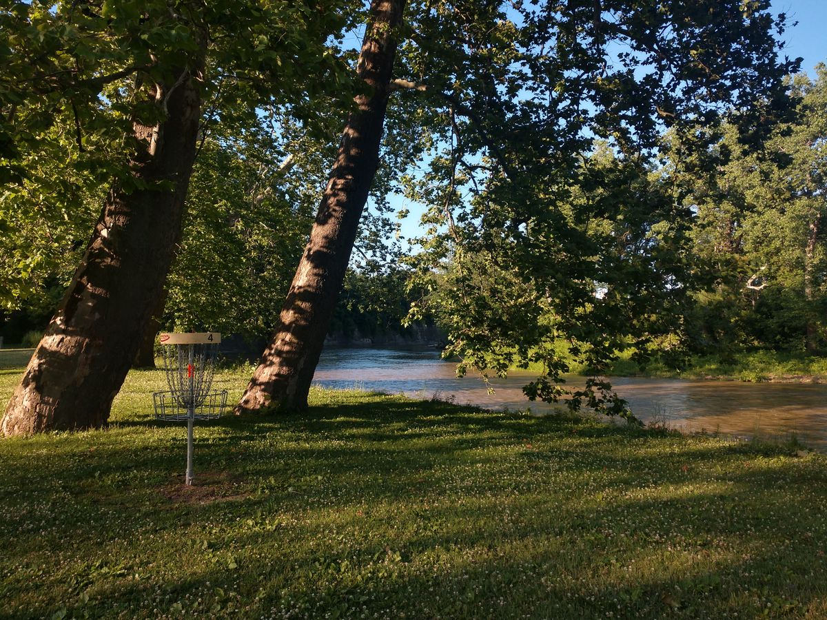 Hole 4 green