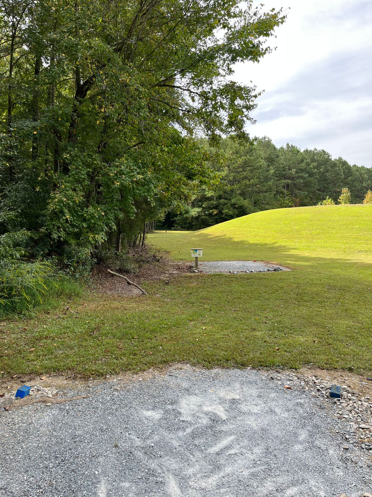 Hole 8: blue tee