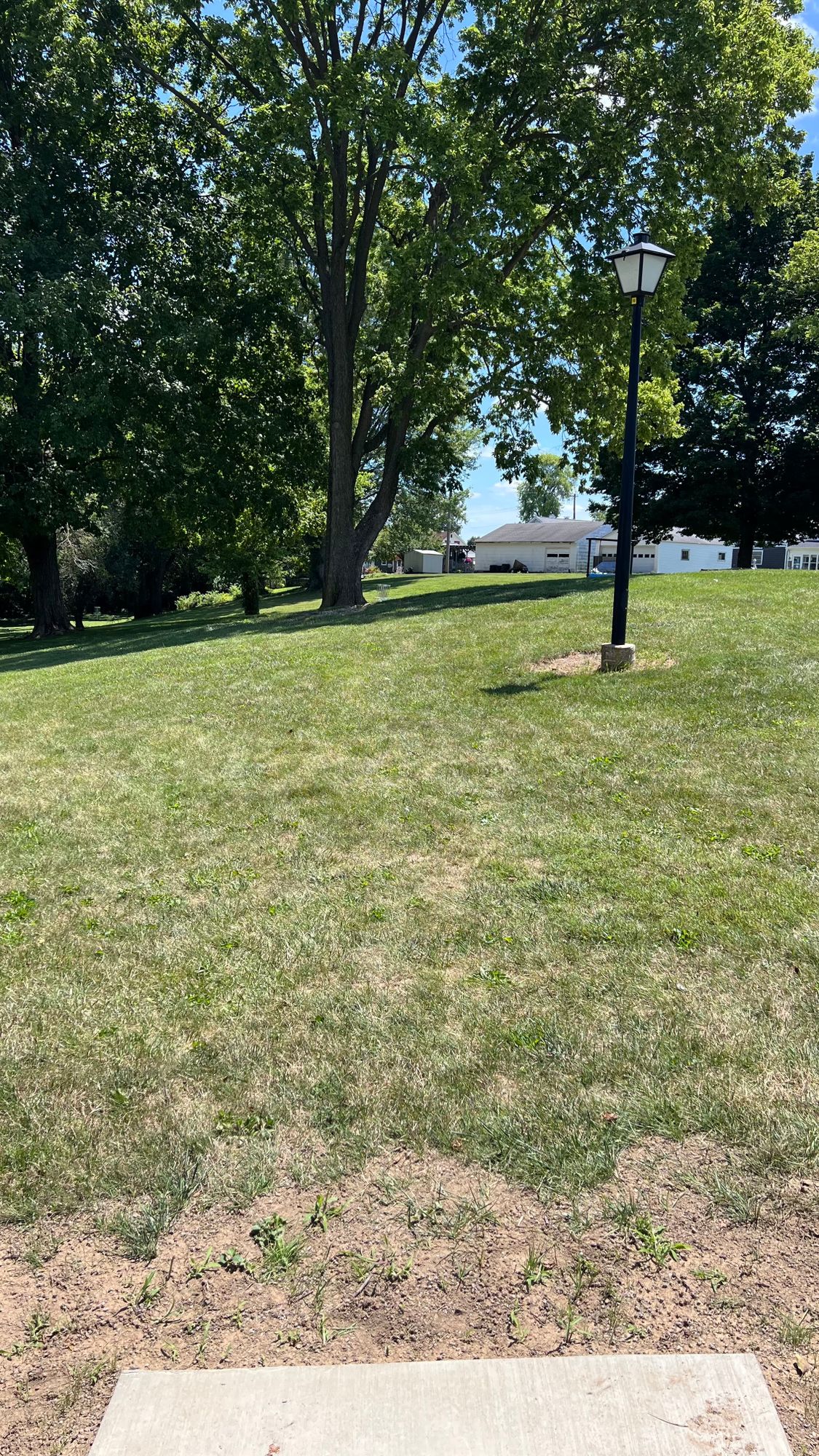 Hole 4 tee