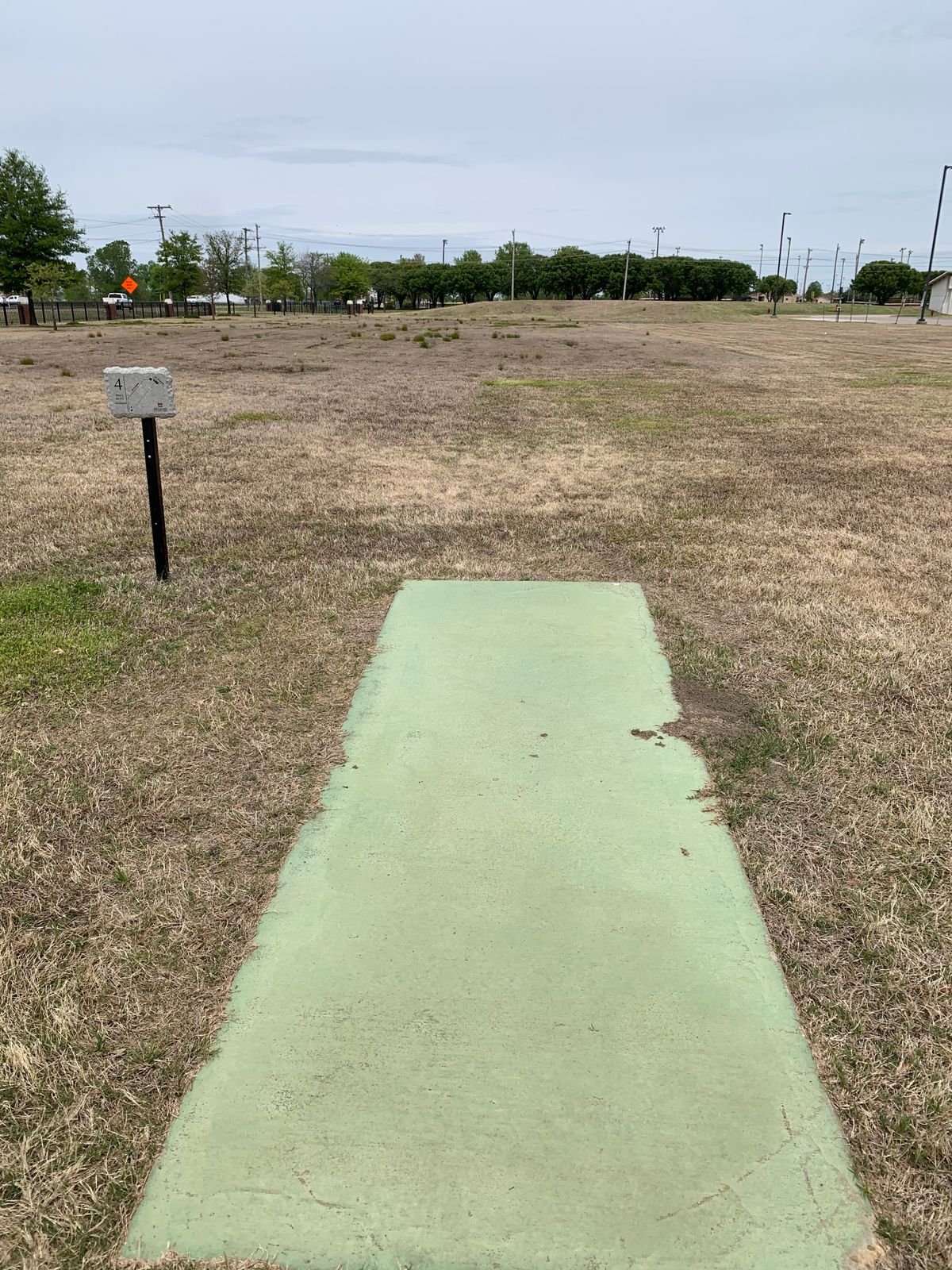 Hole 4 tee