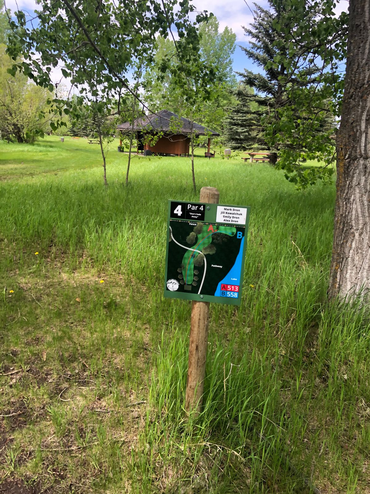 Tee sign hole 4
