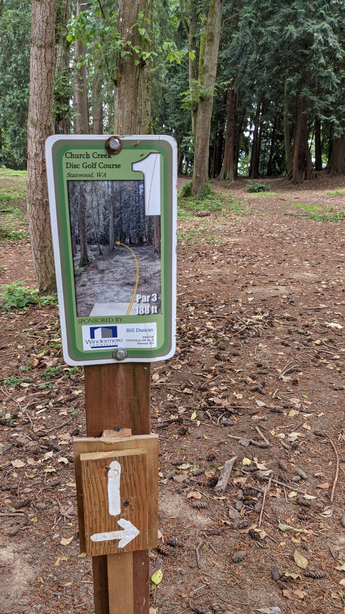 Hole 1, very good visual of the approach