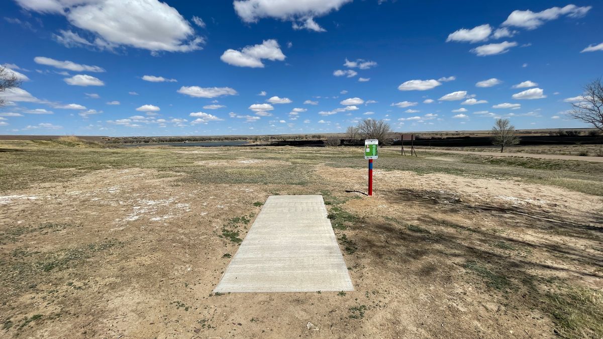 Hole 1 tee