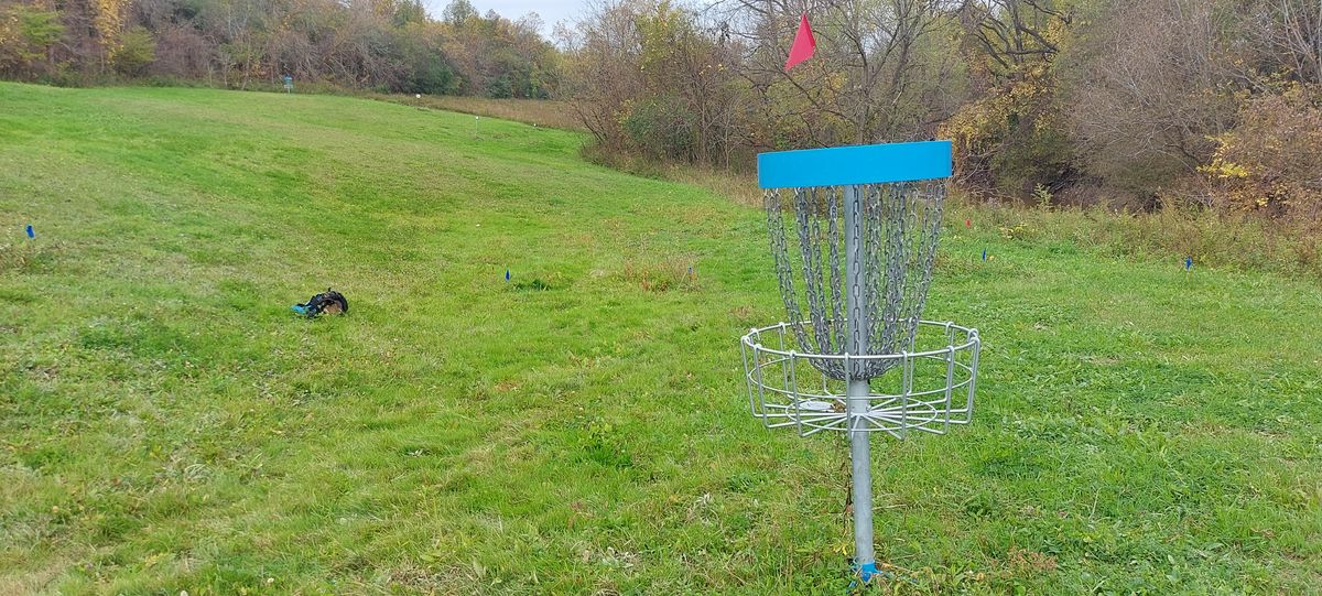 Reverse back up the fairway on hole 6.🍂🌳🍂🌳🍂