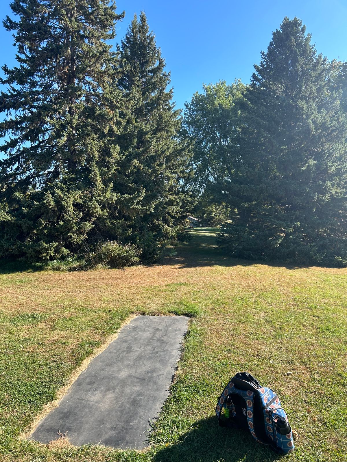 Hole 1 teepad