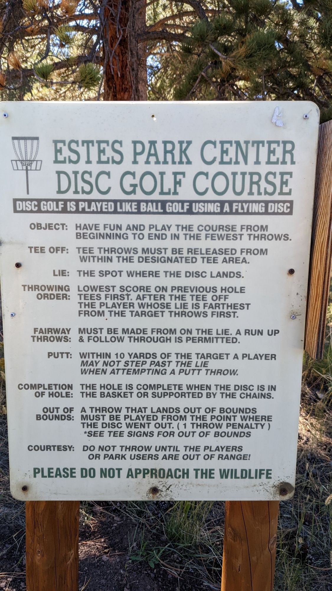 Posted rules near hole 1 tee