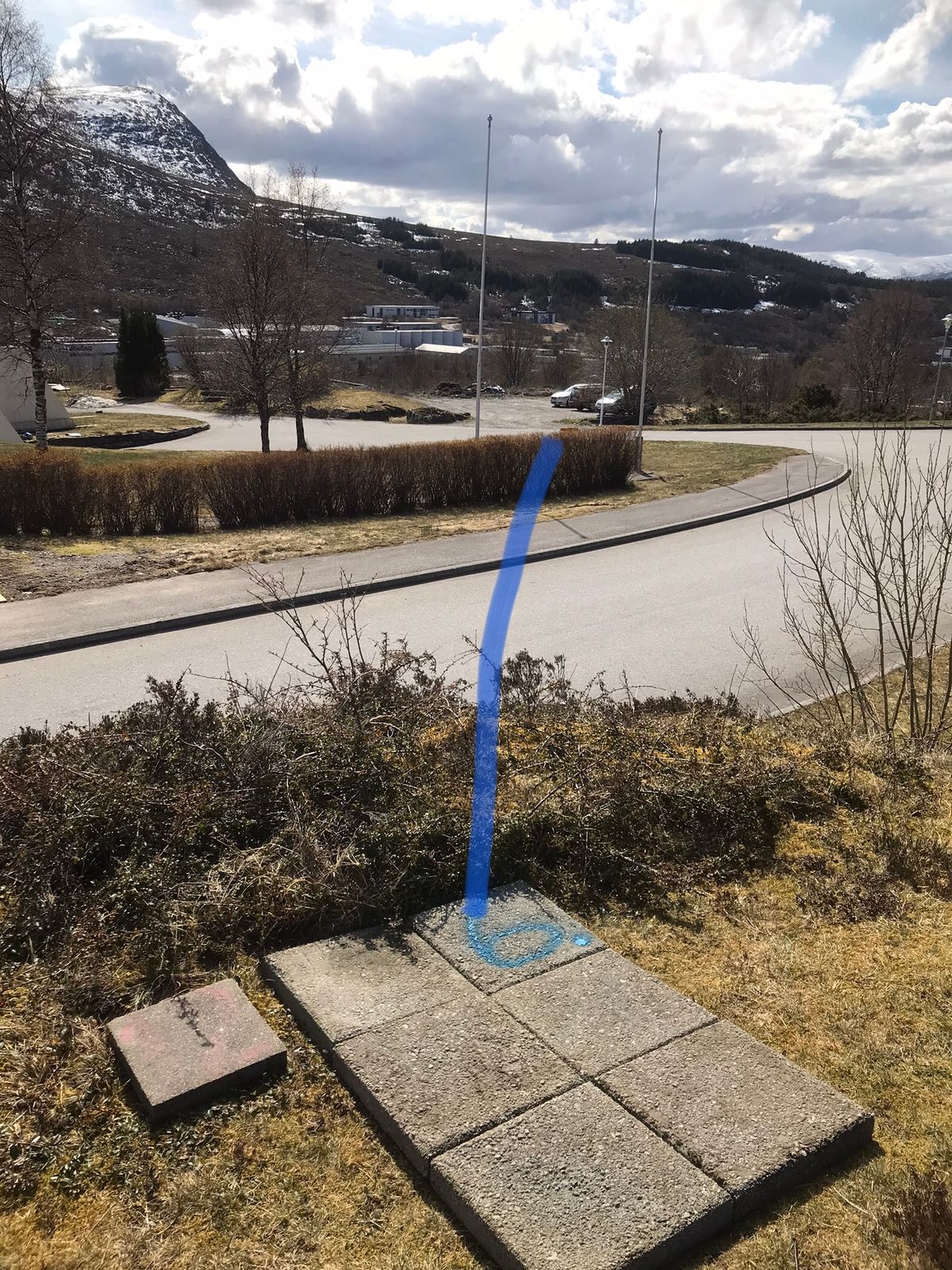 Om du vil ha utfordring, så spel frå utkast hol 5. 
Ver obs på trafikk 