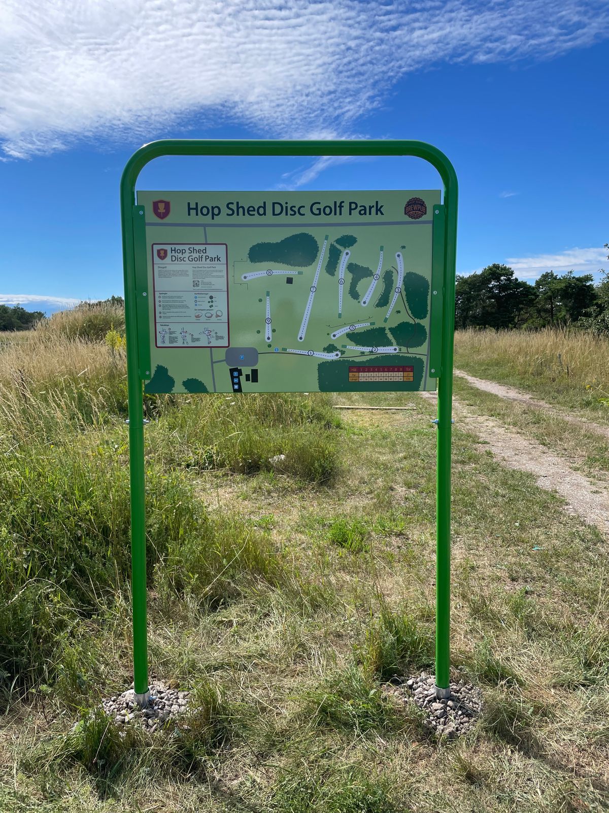 Cozy Course close to Hop Shed Brew Pub with 20 taps!
