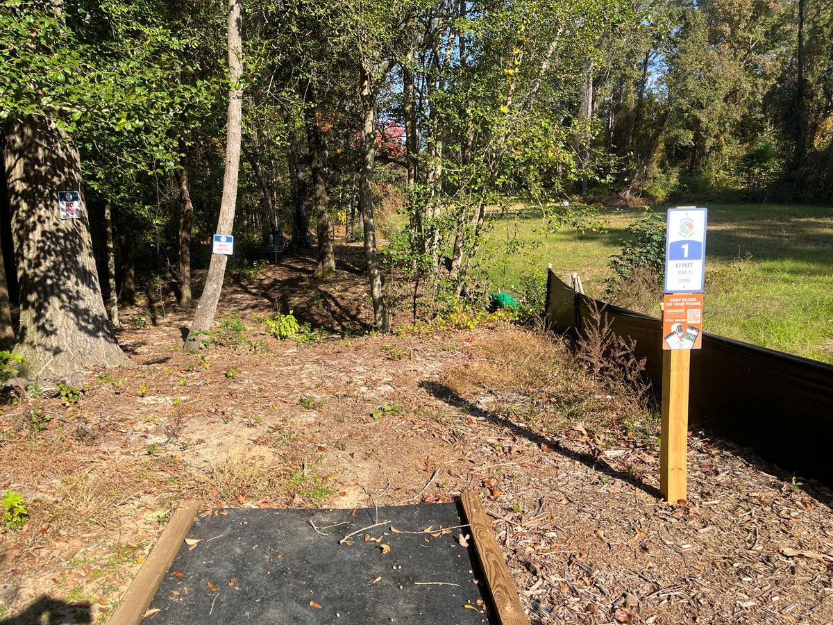 Hole 1 tee