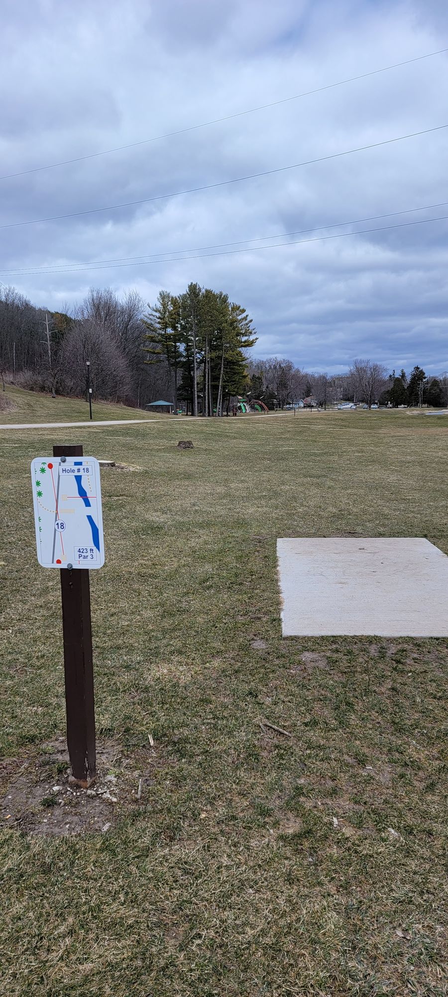 View of 18s tee and basket