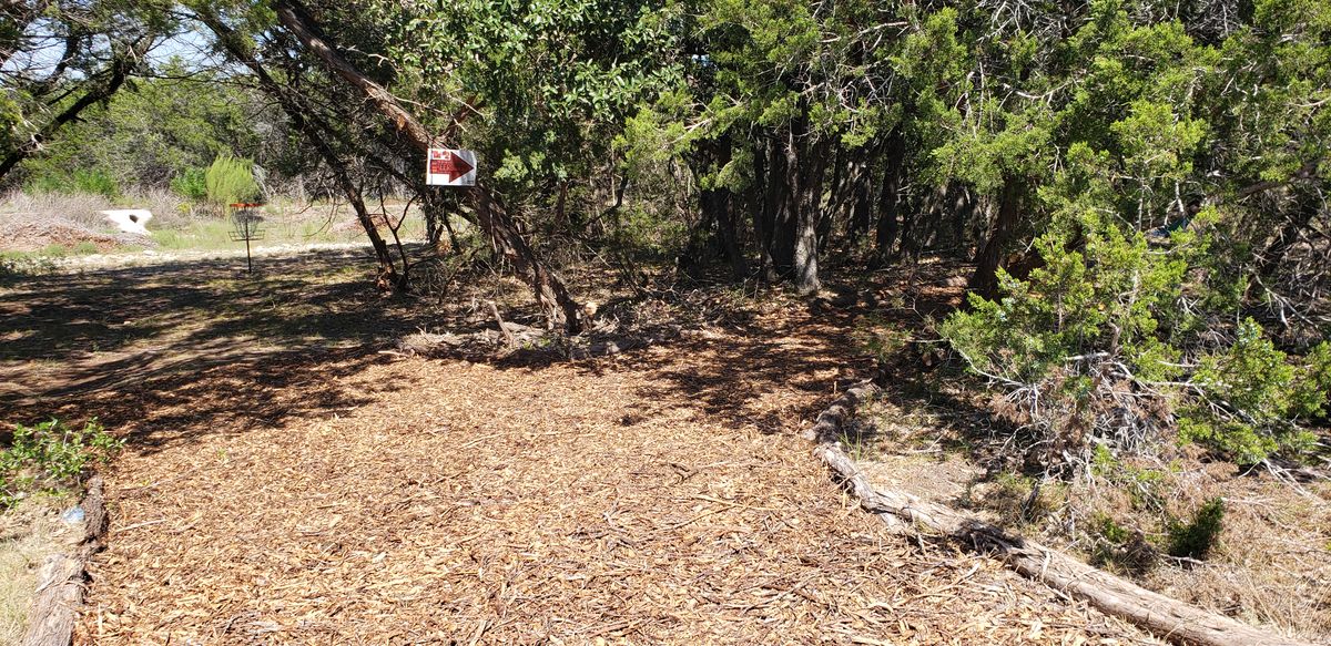 Trail behind 1 basket