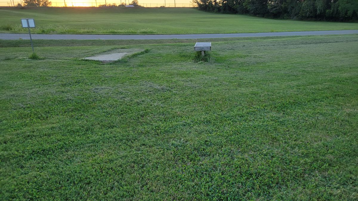 Benches are avaliable at most holes