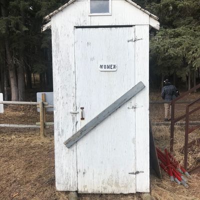 Hole 1: women’s washroom