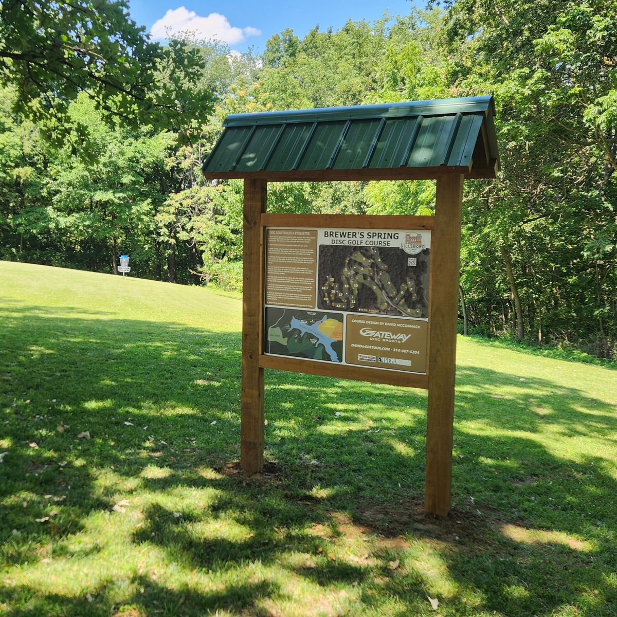 Welcome kiosk near Hole #1