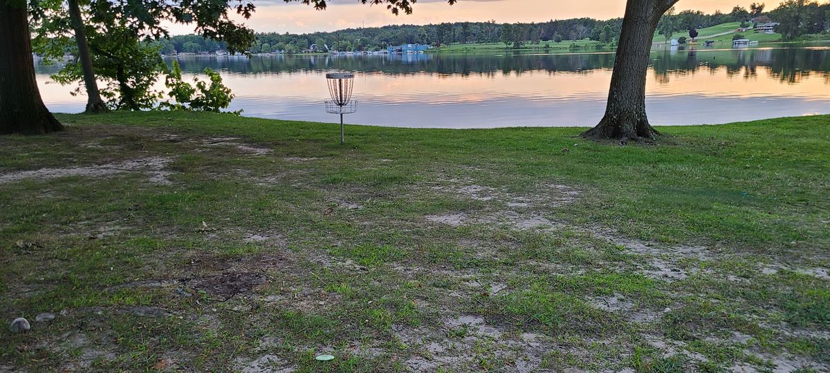 Stunning death putt on 7.