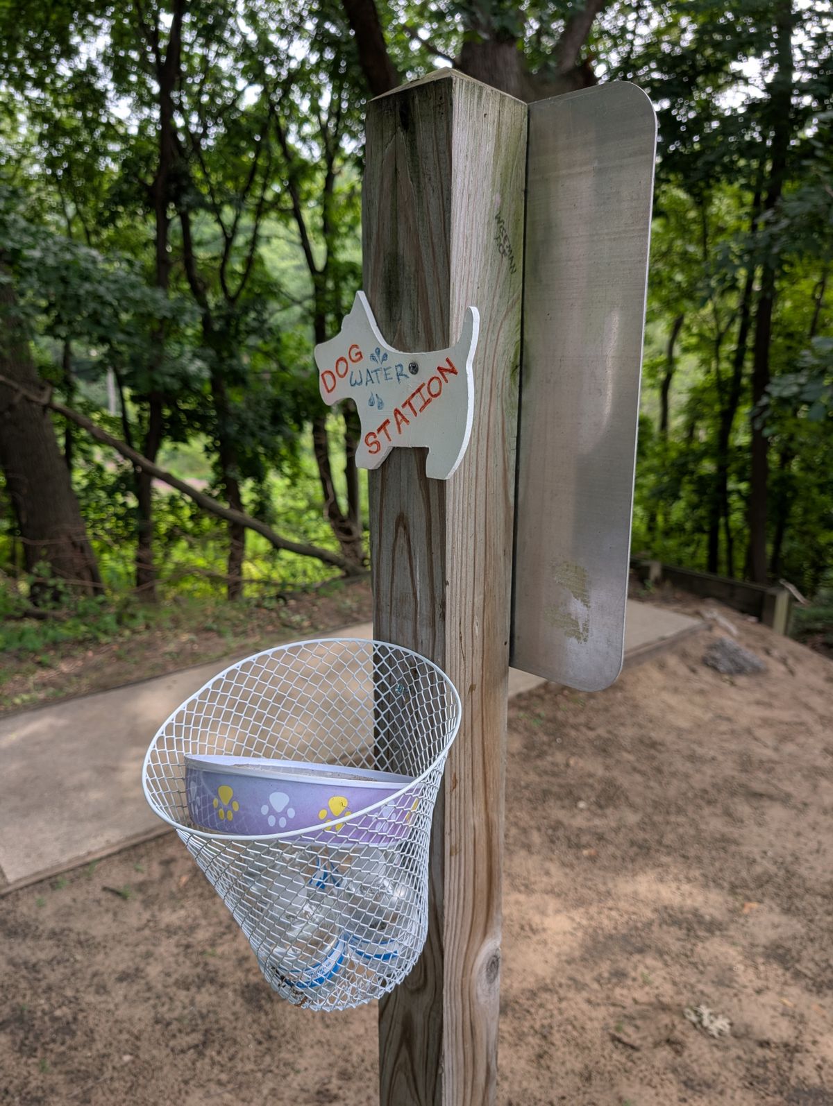Tee sign at 9