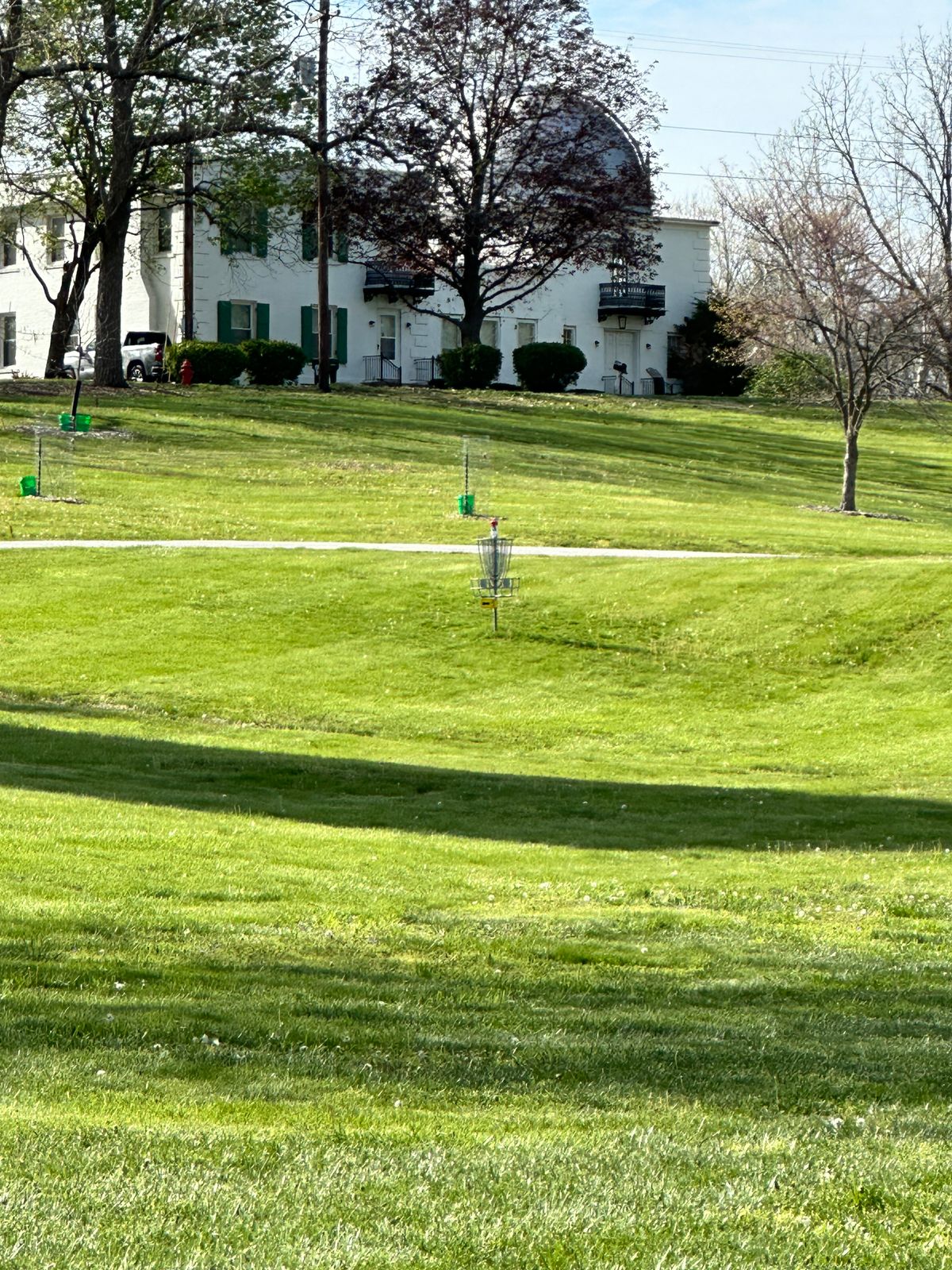 Hole 4 basket
