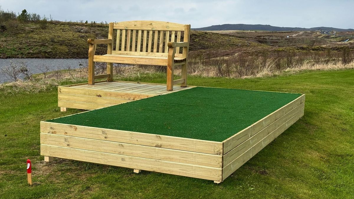 The blue teepads are 1.5x3.5 meters and are year around tees that will be usefuleven in heavy snow