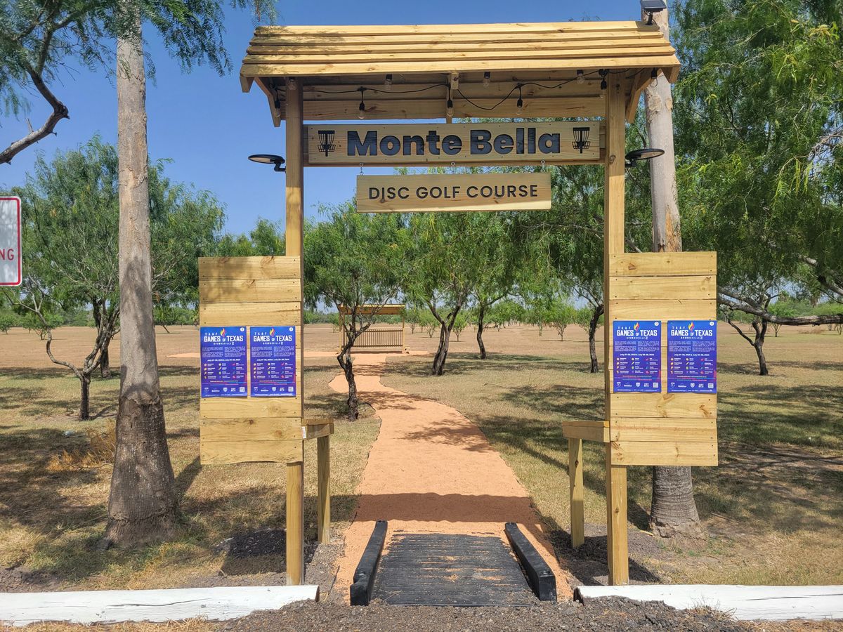 Great entrance to a great course.