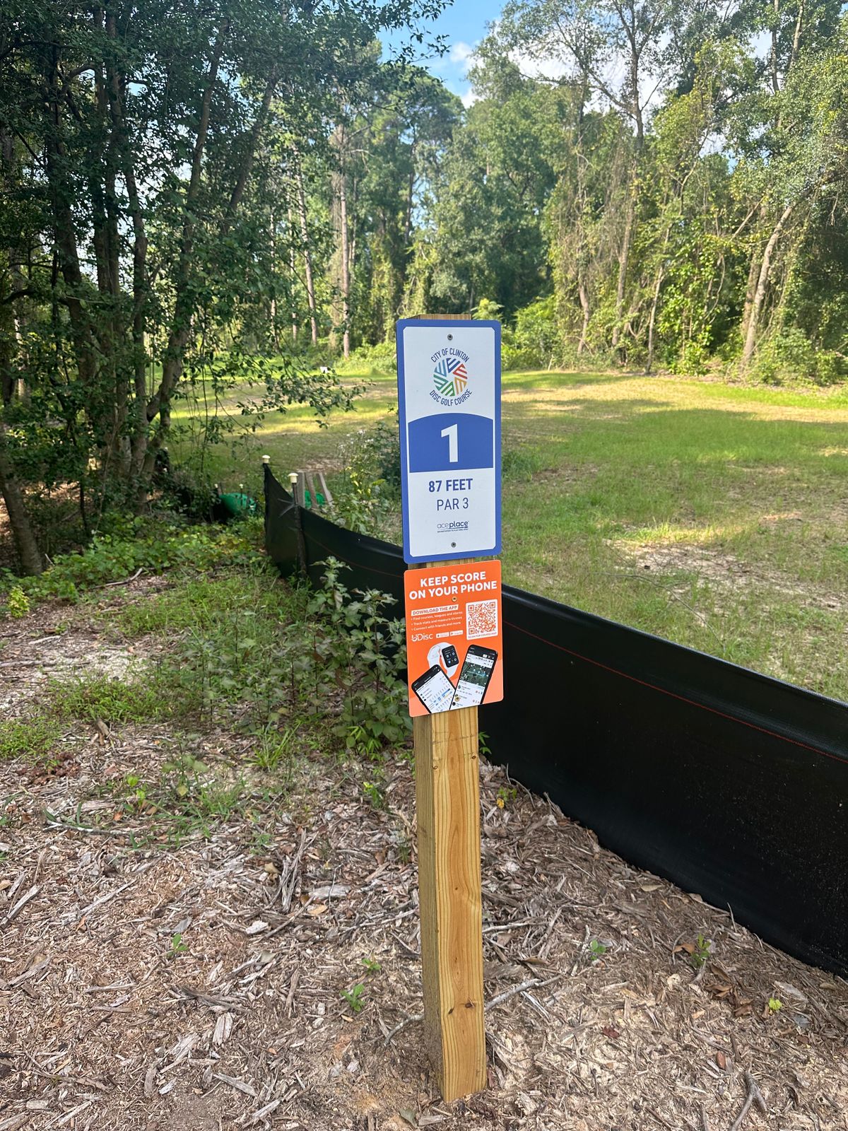 Hole 1’s tee sign