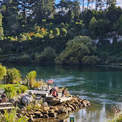 The Otumuheke natural hot springs are a great place to take a break half-way through your round to enjoy the majestic Waikato River views.