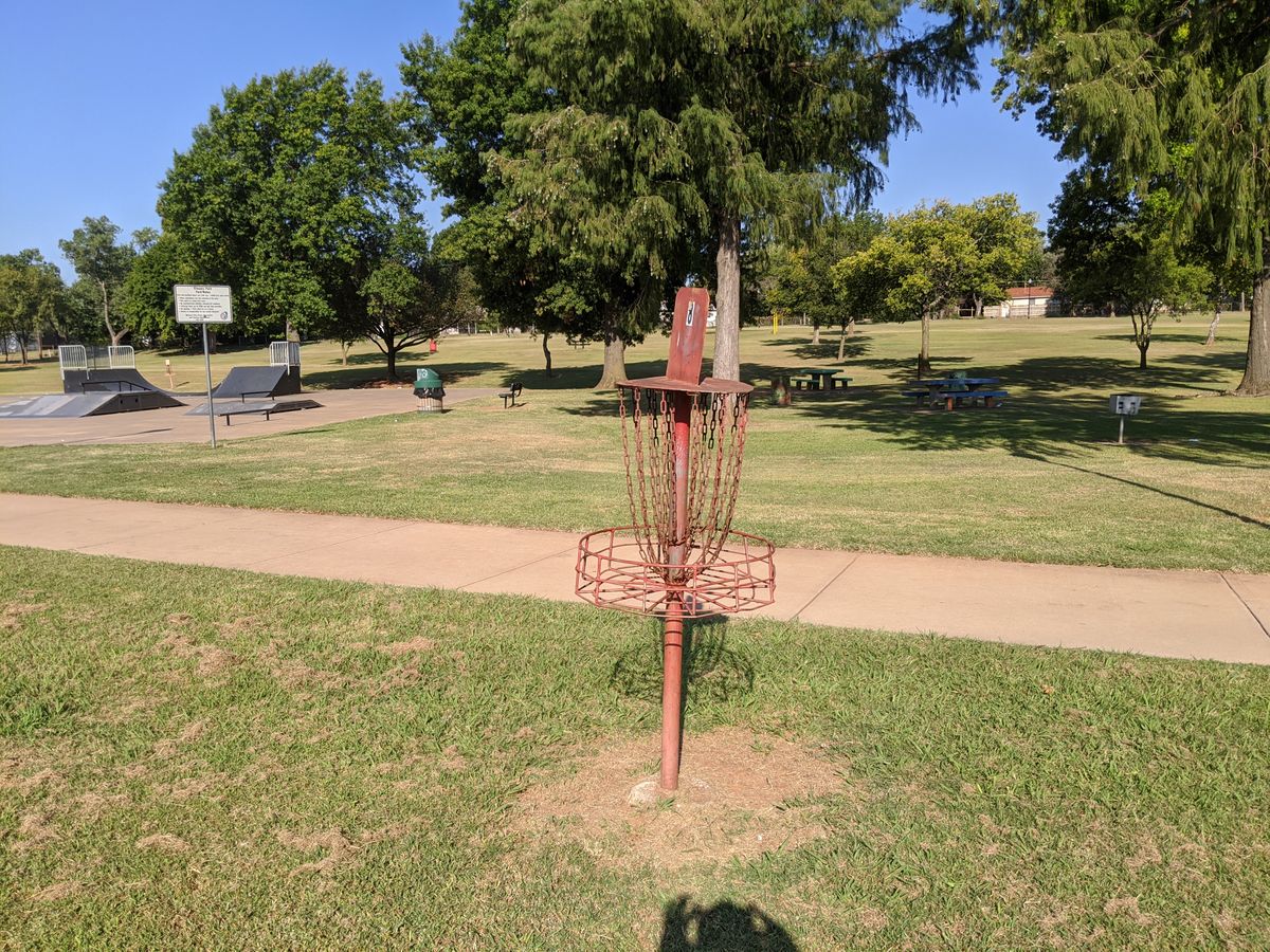 Hole 8 basket