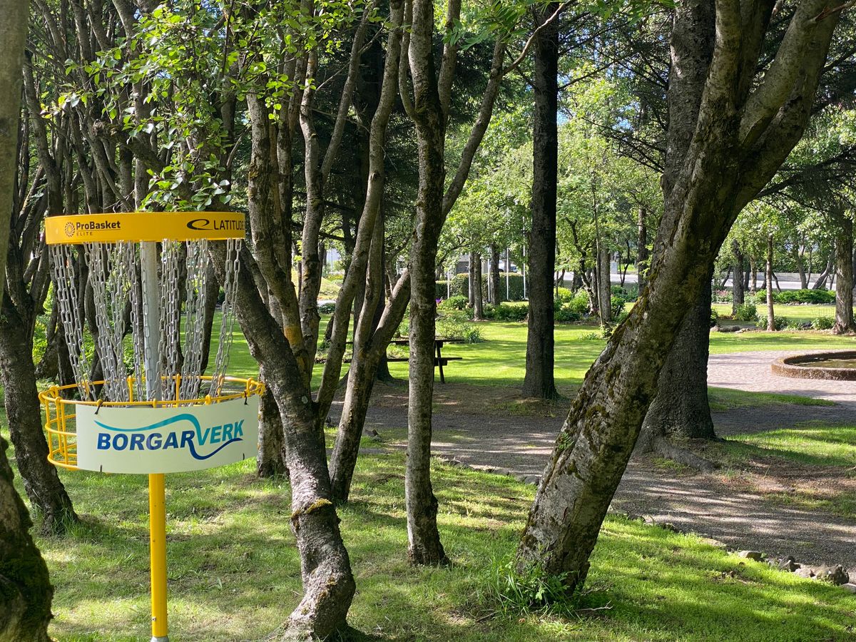 Blick von Korb 3 in den Park
