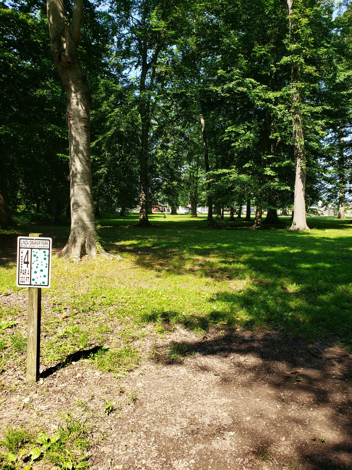 #4 Sign and Fairway, should be Par 3 for seasoned players.