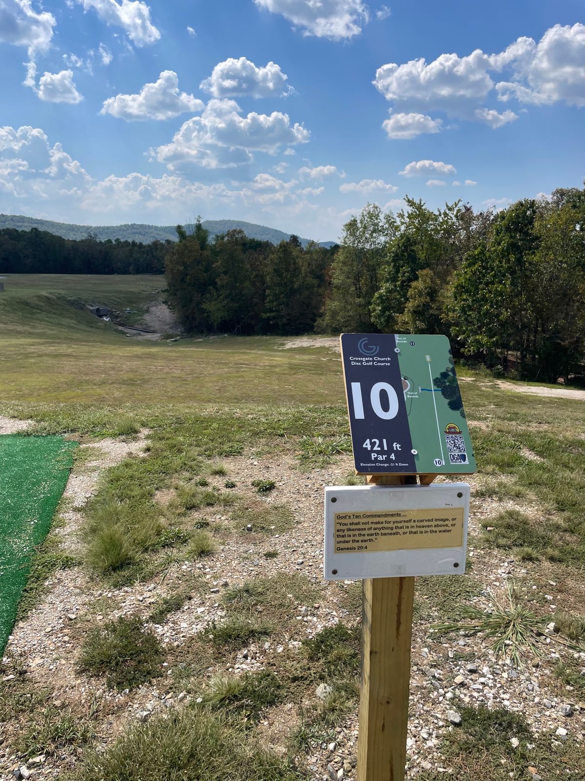 Hole 10. School is in session during the day so don’t throw into the play ground.