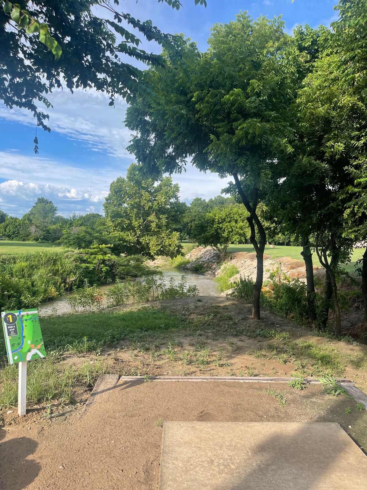 Hole 1 long tee pad