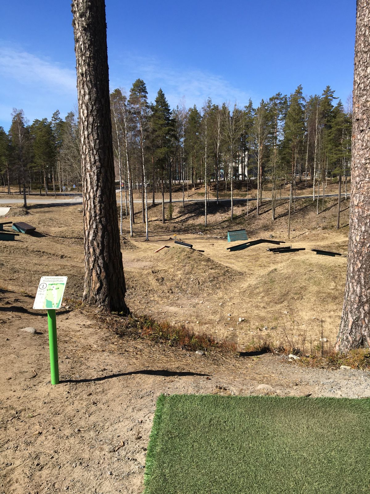 hole 1 downhill