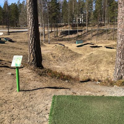 hole 1 downhill