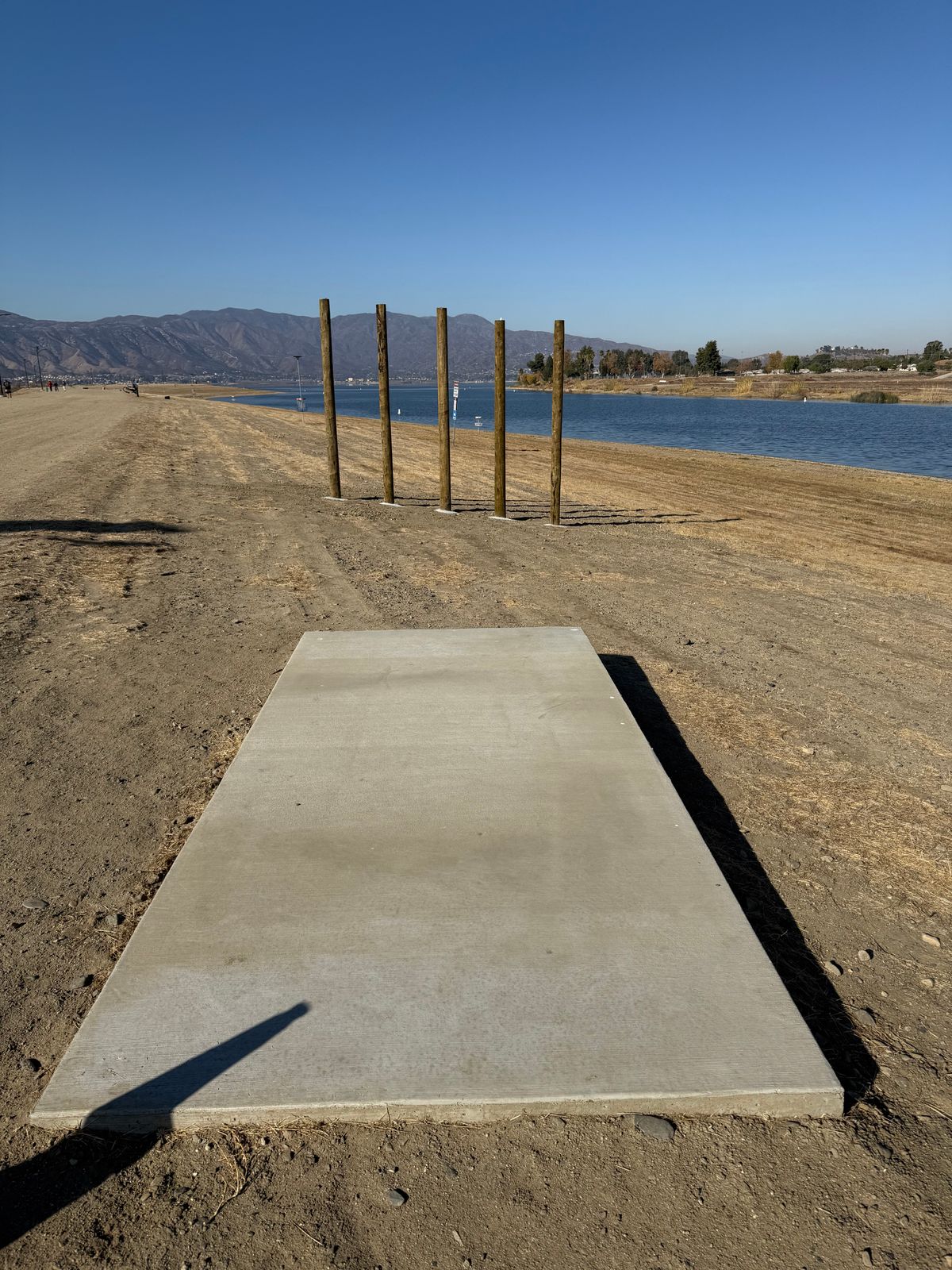 HOLE 12 TEE PAD "THE JUNGLE", Re-tee each miss and take a stroke.