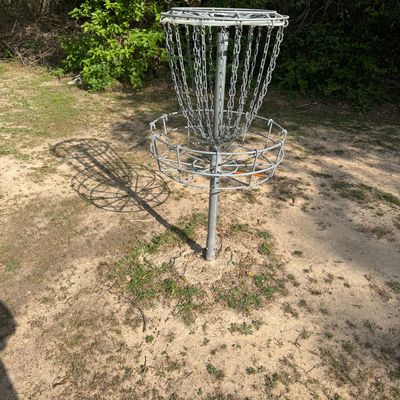 Basket is just out of view of tee