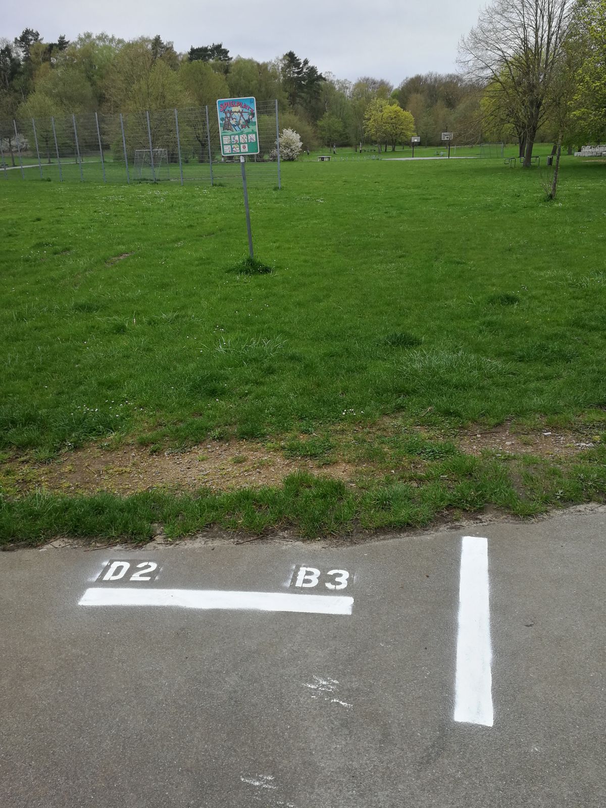 Tee B3, D2