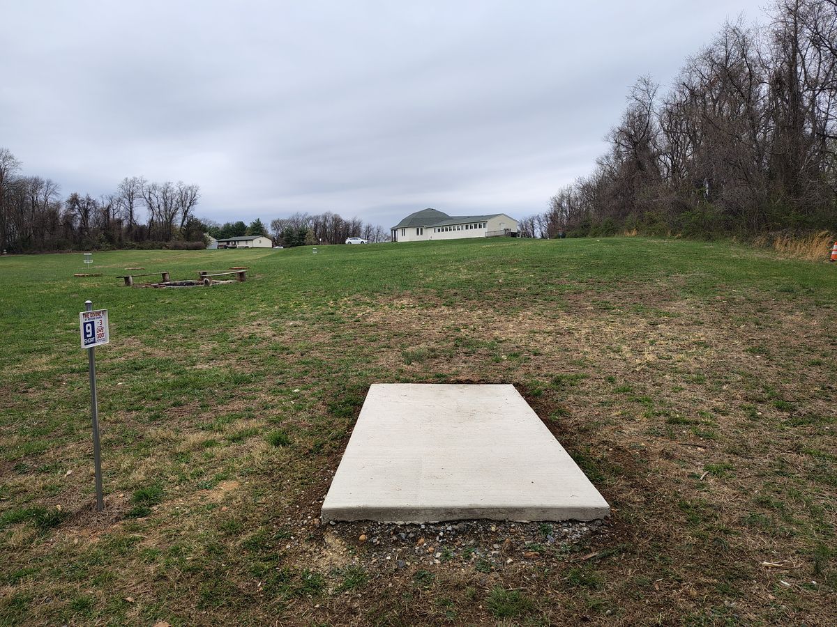 Hole 9 Red/White/Blue