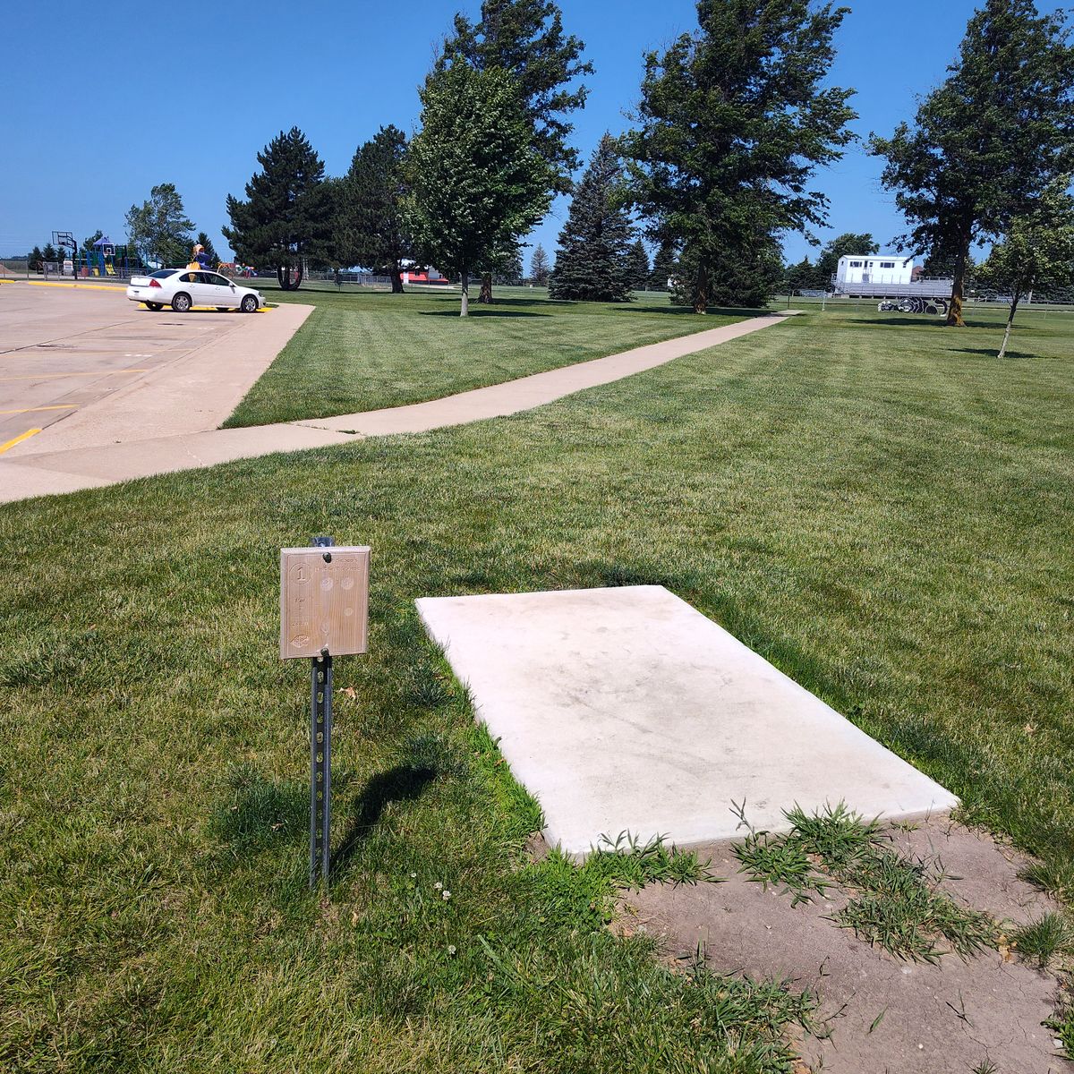 Hole 1 pad