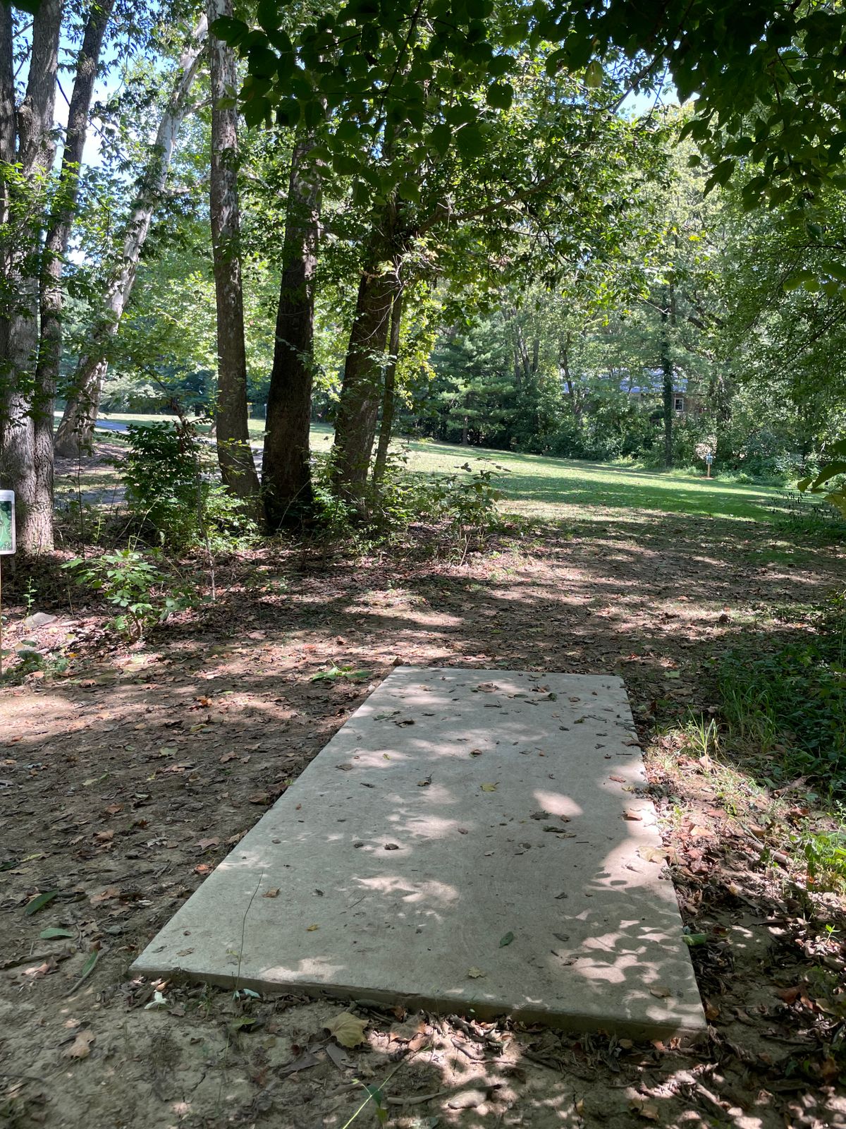 Hole 8 White Tee