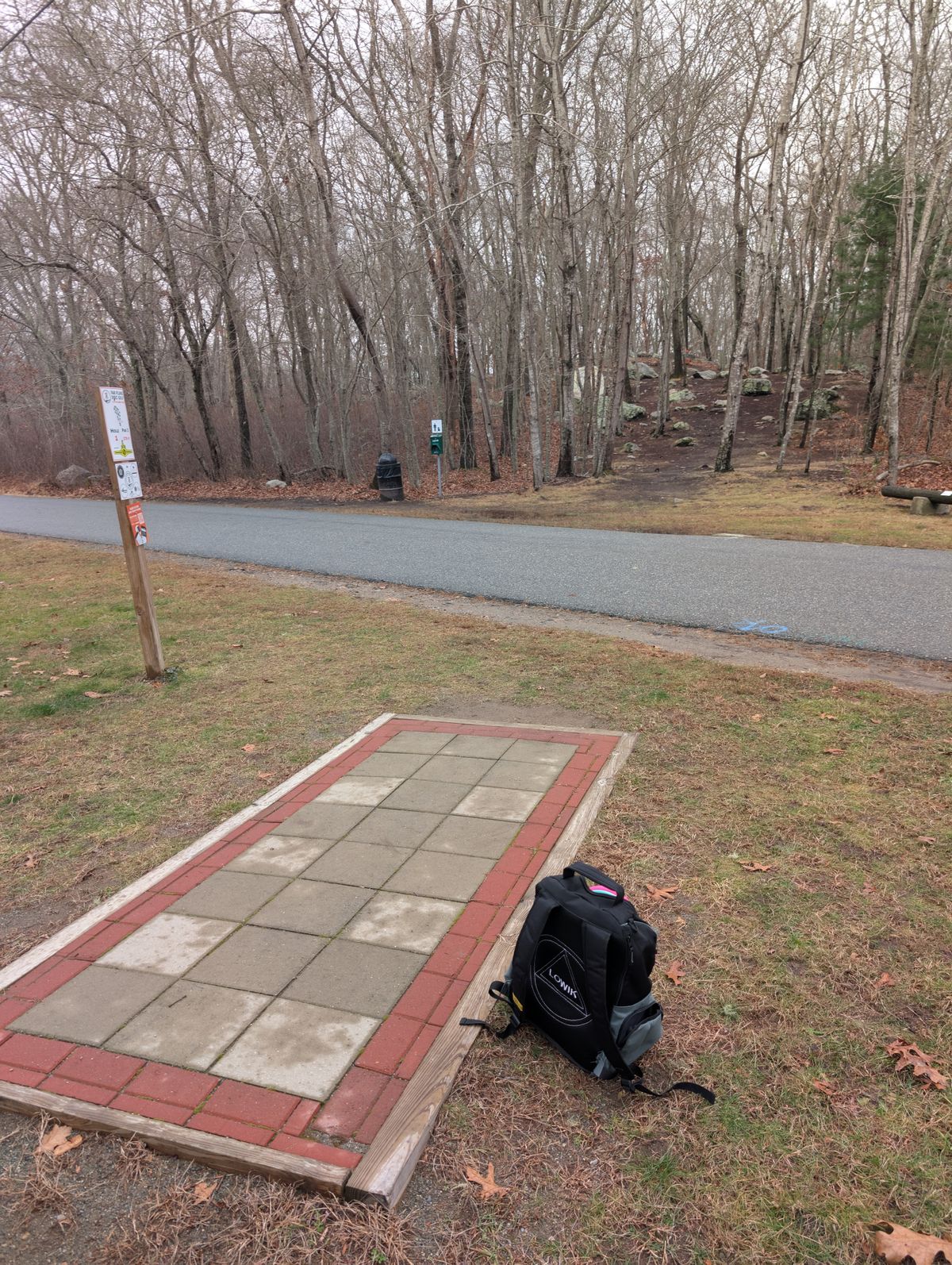 Hole 1 teepad and gap.