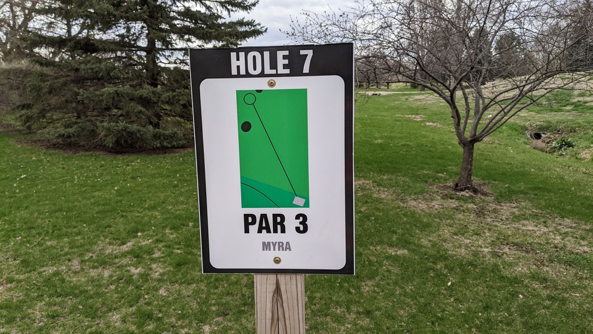 Hole 7 Tee sign