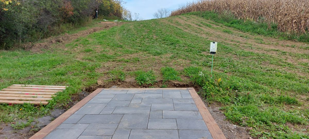 Hole 4 longs 👍new awesome new tee pad 🇨🇦 👍 👌 🌽 🇨🇦 🌽