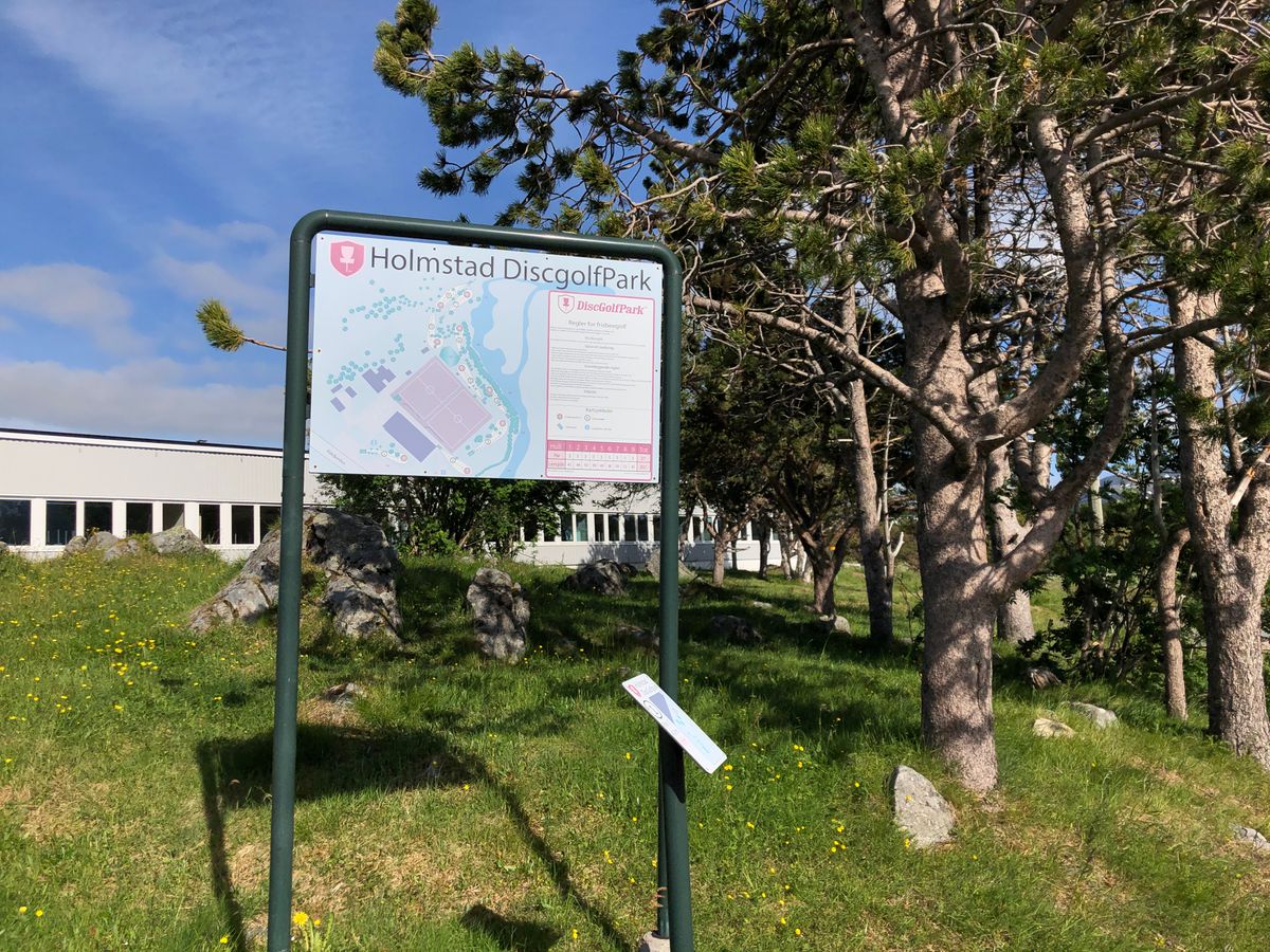 Infoboard by first tee.
