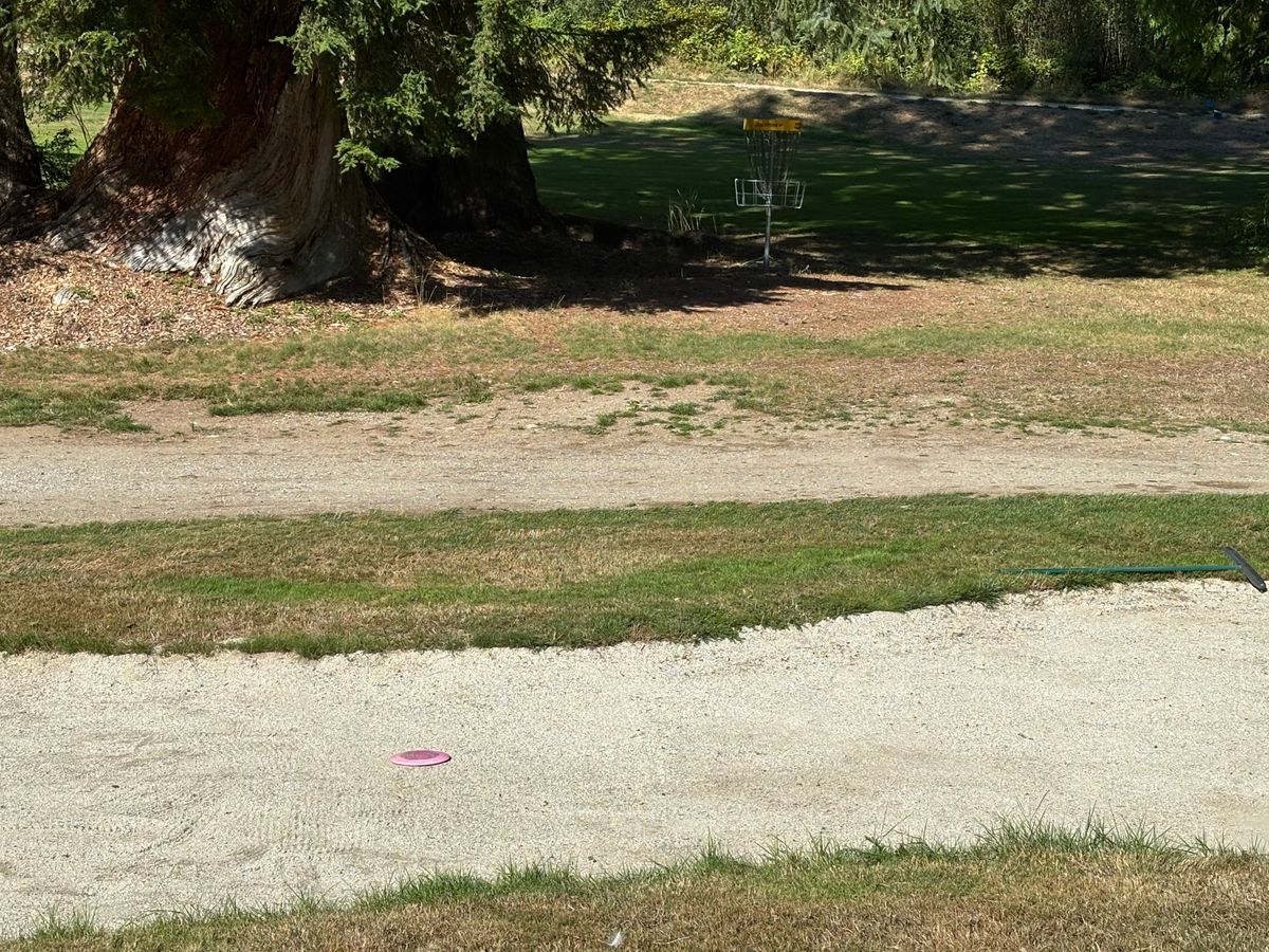 Hole 9 approach from hazard