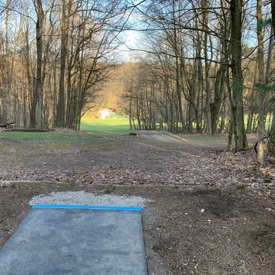 Hole 8 Blue/long tee