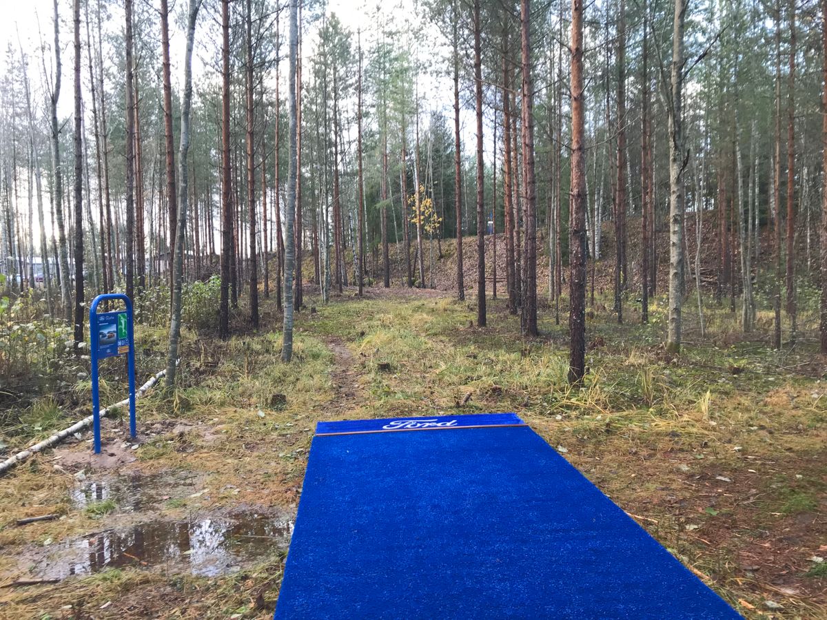 18-väylä: 58m, Par3 (heitetään ylöspäin joko oikeakätisen rysty S tai forellakin täysin mahdollista)