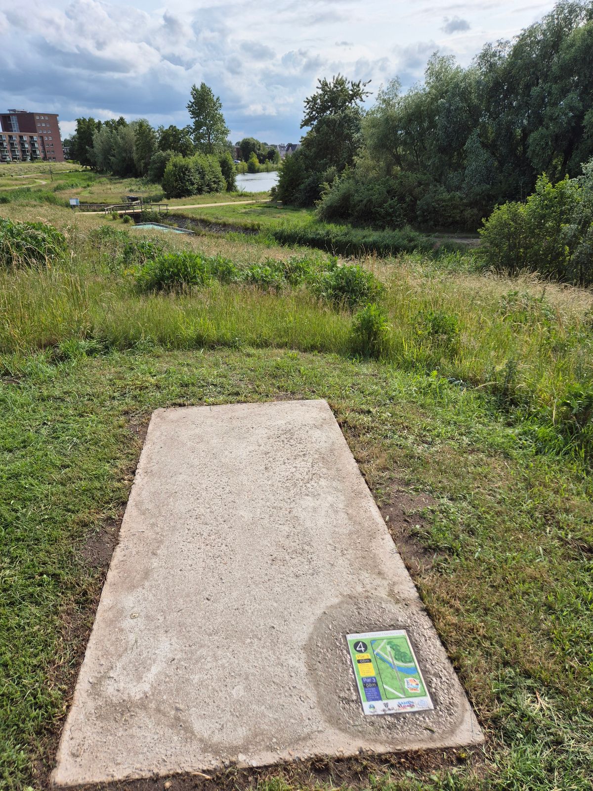 Tee hole 4